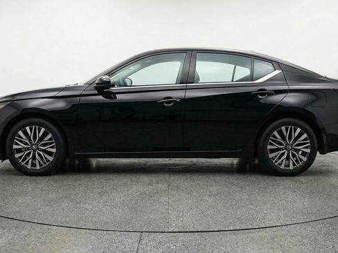 Used 2025 Nissan Altima 2.5 SV image 5