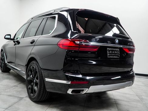 Used 2022 BMW X7 xDrive40i w/ Premium Package image 11