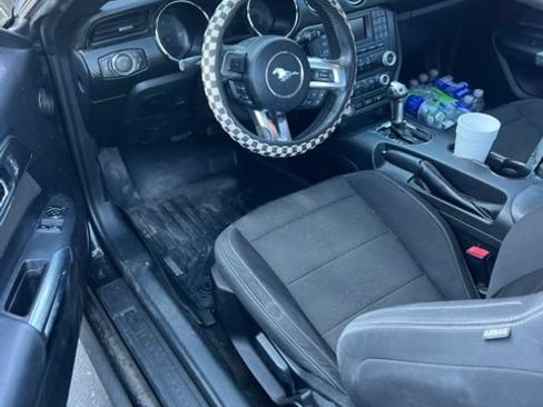 Used 2015 Ford Mustang Coupe RWD image 4
