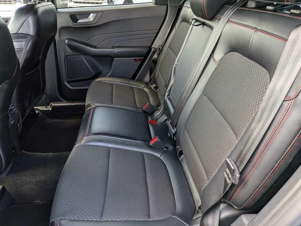Used 2025 Ford Escape ST-Line FWD image 13