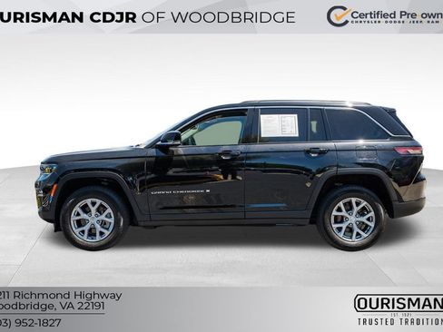 Used 2023 Jeep Grand Cherokee Limited AWD/4WD image 4