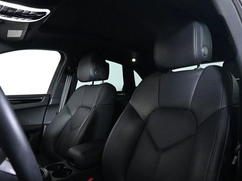 Certified 2026 Porsche Macan AWD/4WD image 5