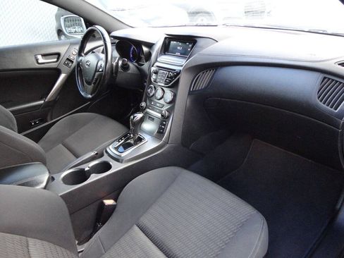 Used 2016 Hyundai Genesis 3.8 RWD image 21