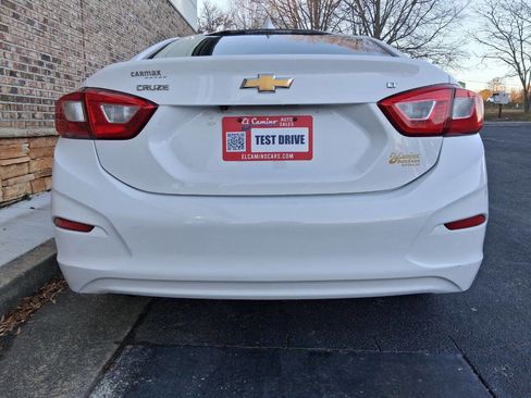 Used 2018 Chevrolet Cruze LT w/ LT Fleet Convenience Package image 4