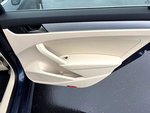 Used 2013 Volkswagen Passat 2.5 SE image 27