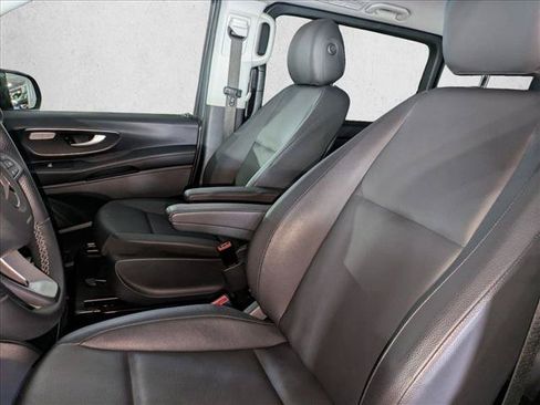 Used 2023 Mercedes-Benz Metris Passenger image 17