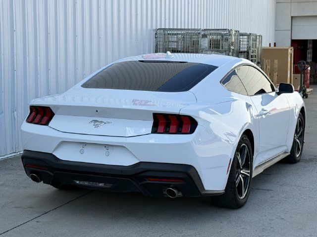 Used 2025 Ford Mustang Coupe RWD image 4