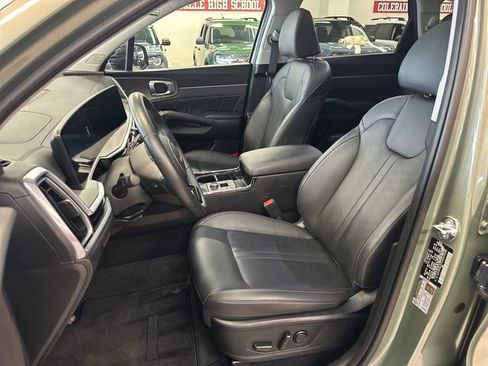 Used 2025 Kia Sorento SX AWD/4WD image 5