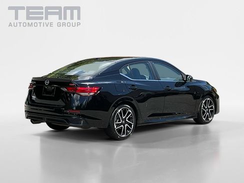 Used 2025 Nissan Sentra SR FWD image 7