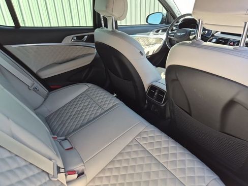 Used 2023 Genesis G70 3.3T w/ Sport Prestige Package image 11