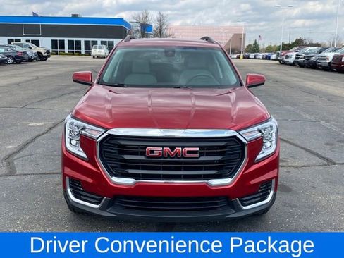 Certified 2023 GMC Terrain SLE w/ Driver Convenience Package image 3