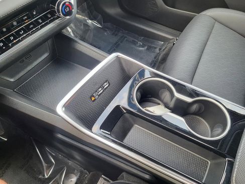 Used 2025 Chevrolet Equinox LT w/ Convenience Package II image 18