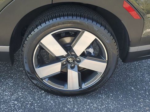 Used 2024 Hyundai Santa Fe Limited image 32