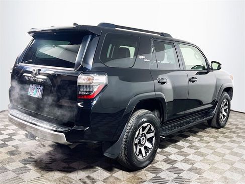Certified 2024 Toyota 4Runner TRD Off-Road Premium image 8