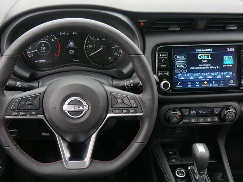 Used 2024 Nissan Kicks SR w/ SR Premium Package image 11