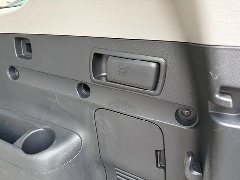 Used 2011 Toyota RAV4 4WD image 82