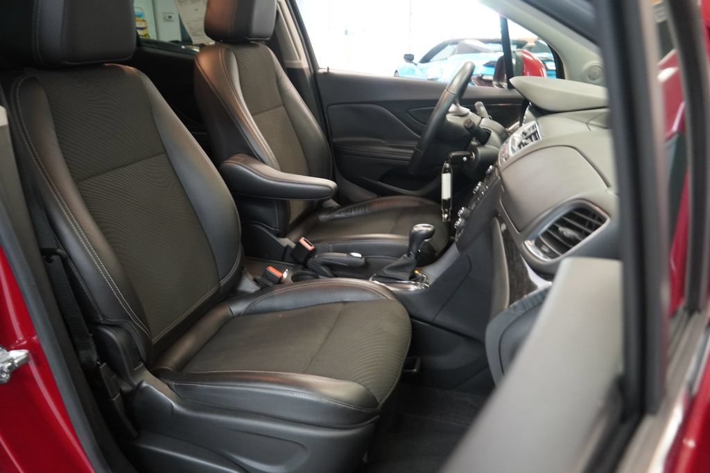 Used 2014 Buick Encore Convenience FWD image 32
