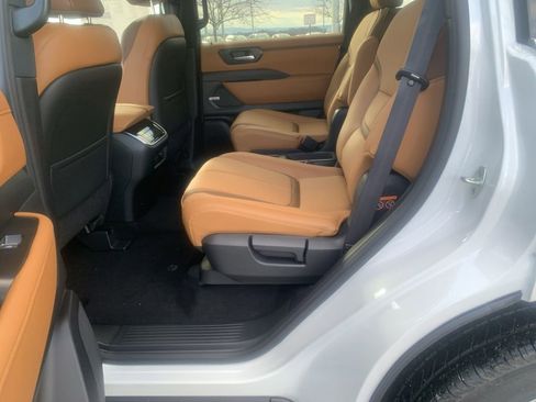 New 2026 Nissan Armada SL w/ Captain's Chari Seat Package AWD/4WD image 24