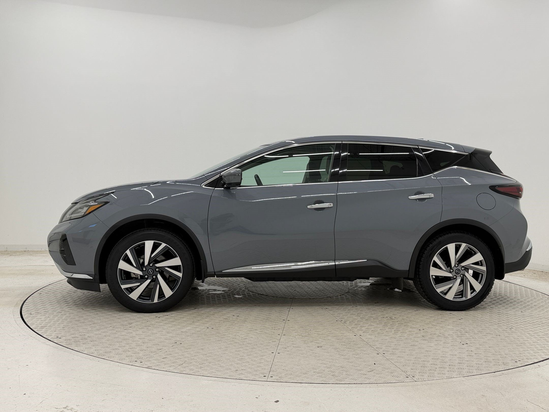 Used 2023 Nissan Murano SL w/ SL Moonroof Package FWD image 2