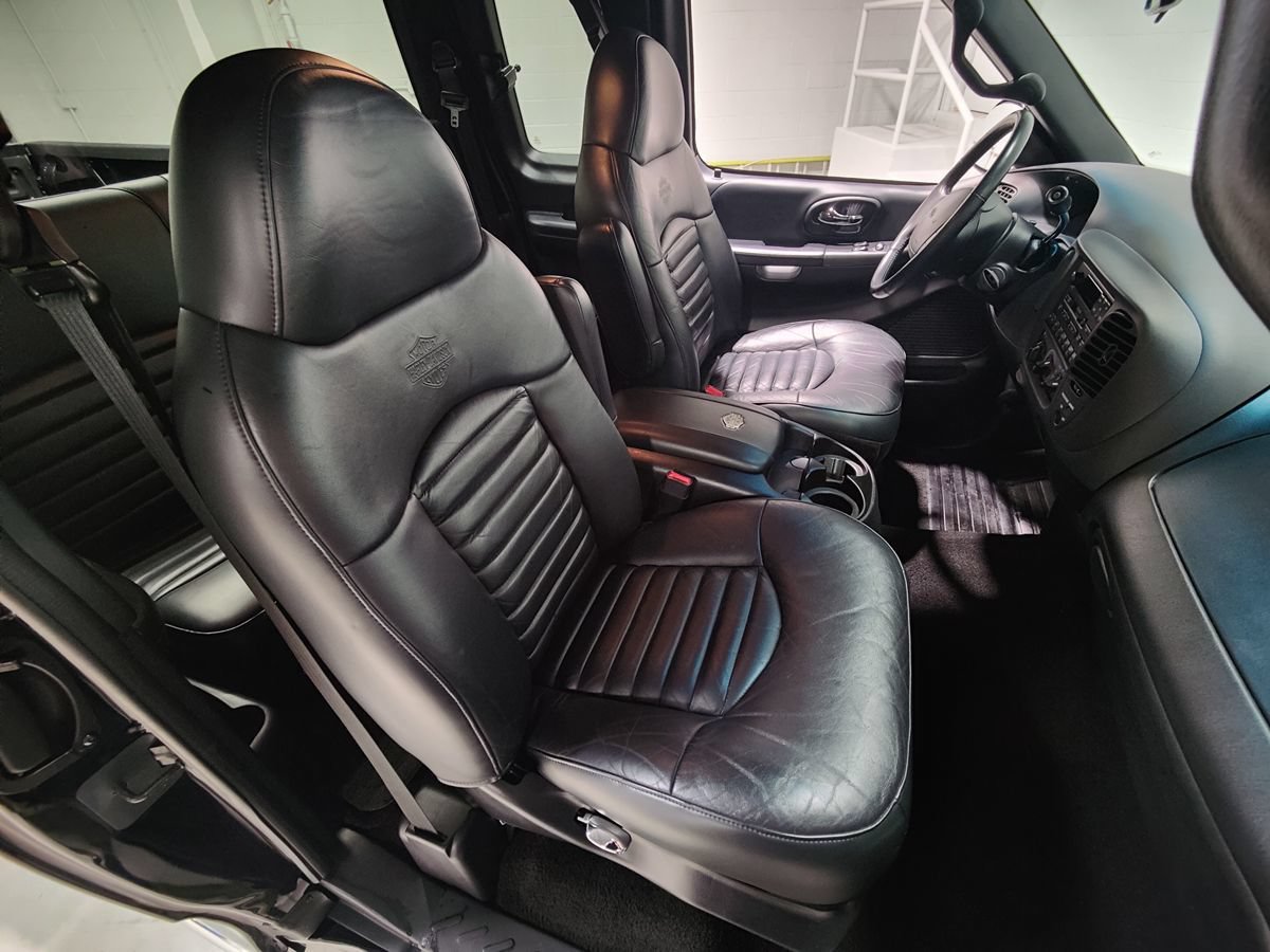 Used 2000 Ford F150 Harley-Davidson RWD image 13