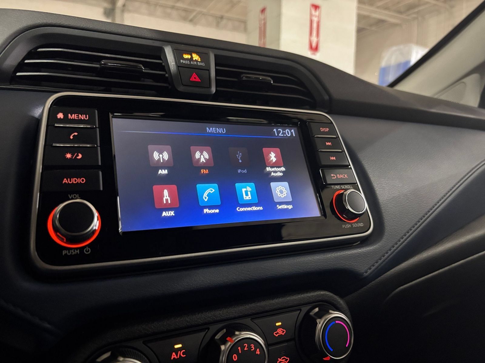 Used 2025 Nissan Versa SV FWD image 19