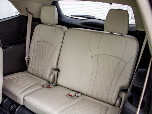 Used 2023 Buick Enclave Avenir w/ Avenir Technology Package image 21