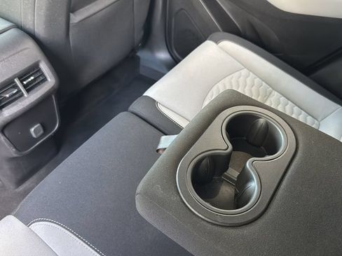 Used 2018 Chevrolet Equinox LT FWD image 32