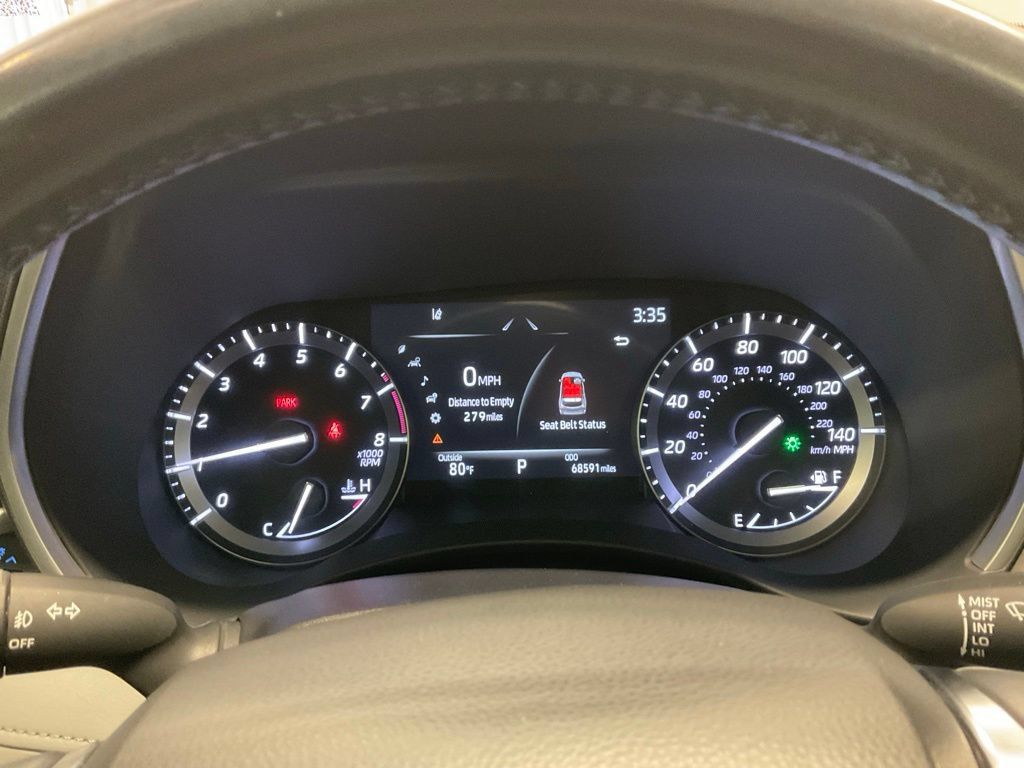 Used 2021 Toyota Highlander XLE AWD/4WD image 2