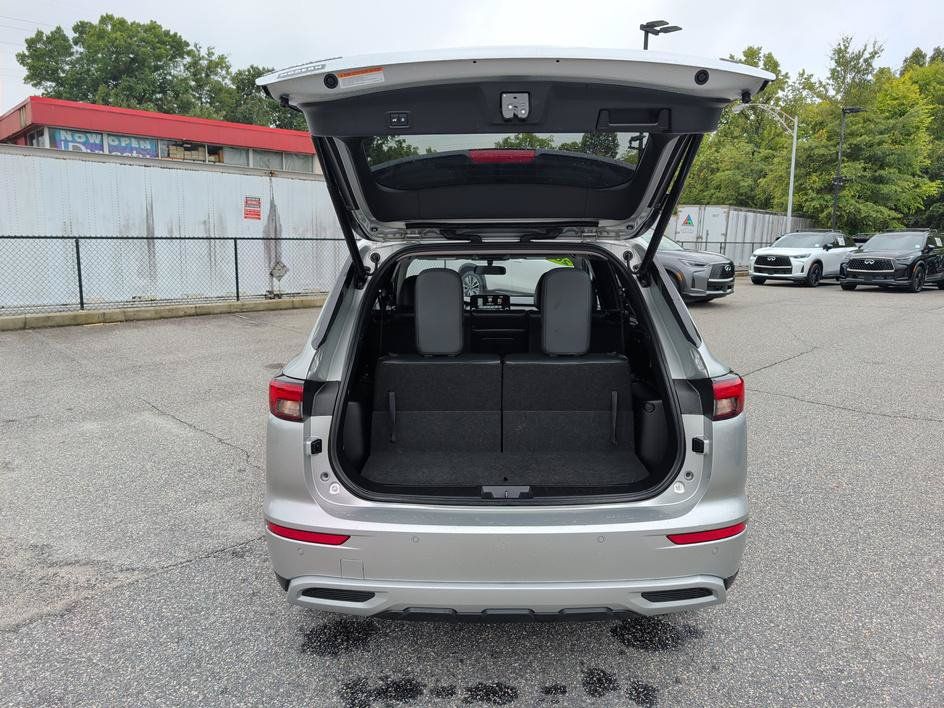 Used 2024 Mitsubishi Outlander SE AWD/4WD image 15