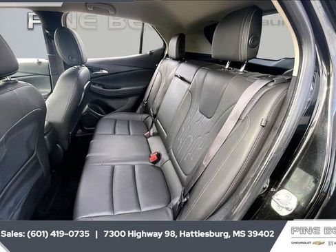 Used 2024 Buick Encore GX Avenir image 19