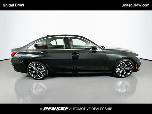 Used 2025 BMW 330i Sedan w/ Convenience Package RWD image 4
