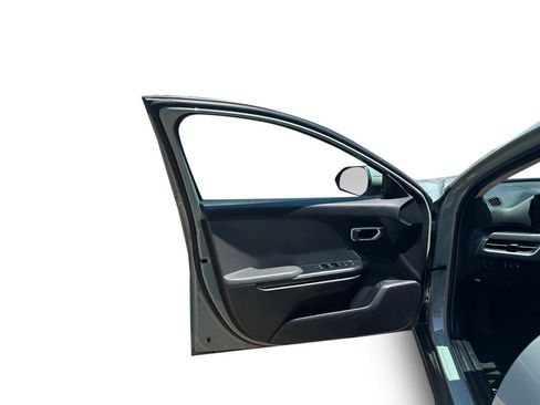 Used 2025 Kia K4 FWD image 6