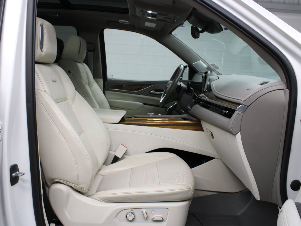 Used 2021 Cadillac Escalade ESV Premium Luxury Platinum AWD/4WD image 45