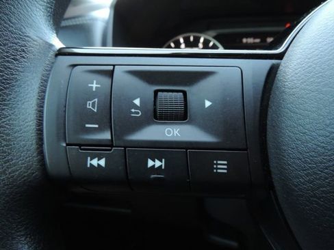 Used 2021 Nissan Rogue SV image 26