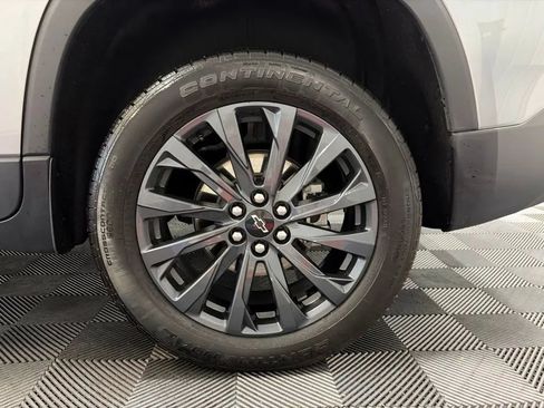 Used 2023 Chevrolet Traverse RS AWD/4WD image 25