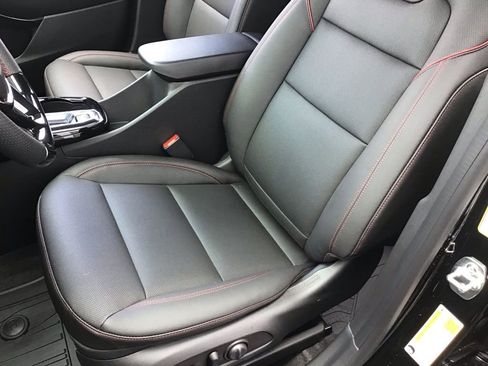 New 2026 Chevrolet Trax RS w/ Sunroof Package image 8