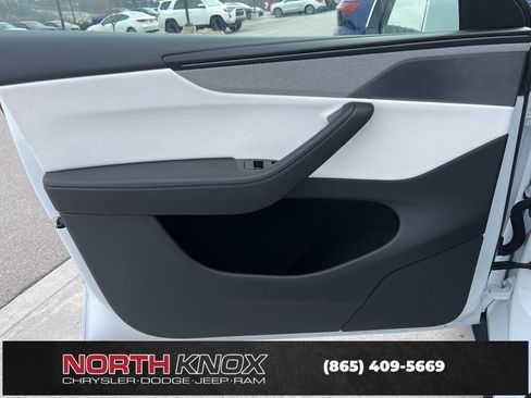 Used 2026 Tesla Model Y Long Range image 5