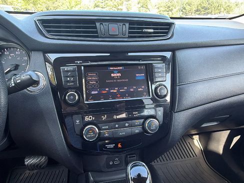 Used 2019 Nissan Rogue SV AWD/4WD image 29