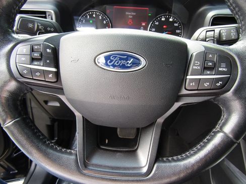 Used 2020 Ford Explorer XLT w/ Equipment Group 202A AWD/4WD image 19