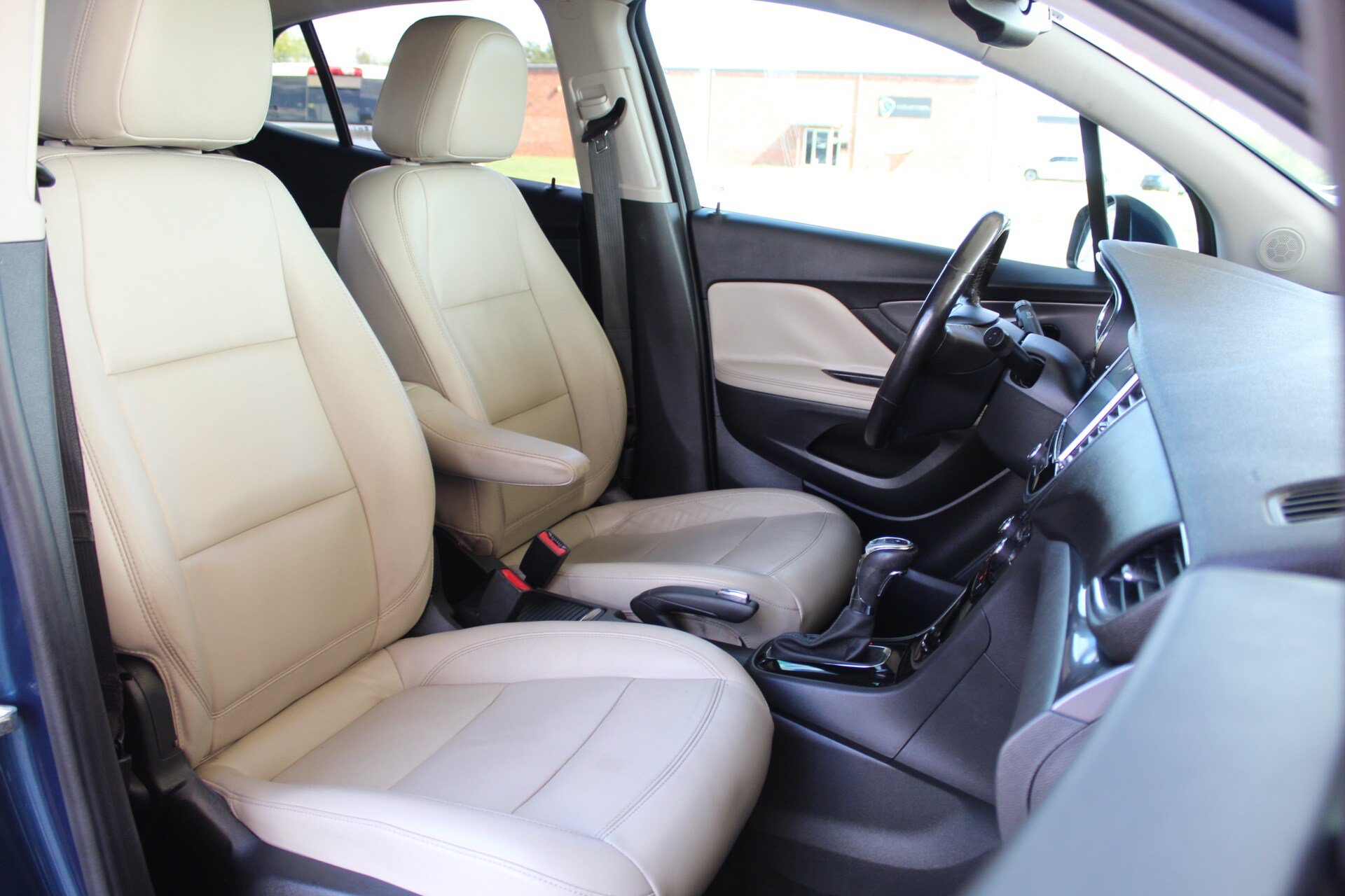 Used 2019 Buick Encore Essence w/ Safety Package II AWD/4WD image 13