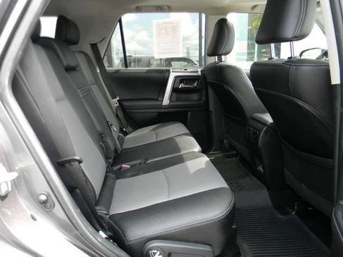Used 2022 Toyota 4Runner SR5 Premium w/ Moonroof Package AWD/4WD image 25