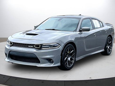 Used 2017 Dodge Charger R/T image 4
