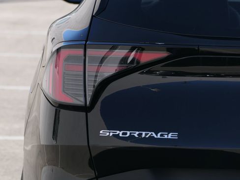 Certified 2026 Kia Sportage EX w/ EX Panorama Roof Package image 6