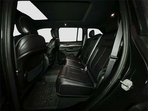 Certified 2024 Jeep Grand Cherokee Limited w/ Black Appearance Package image 33