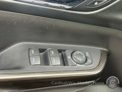 Used 2017 GMC Acadia SLT image 11