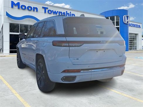 Used 2022 Jeep Grand Cherokee Overland w/ Luxury Tech Group IV image 4