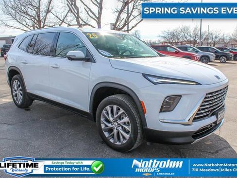 Used 2025 Buick Enclave Preferred AWD/4WD image 5