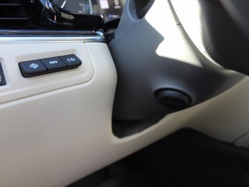 Used 2023 Cadillac XT6 Premium Luxury w/ Technology Package image 30