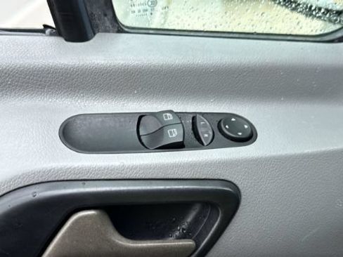 Used 2018 Mercedes-Benz Sprinter 2500 image 20