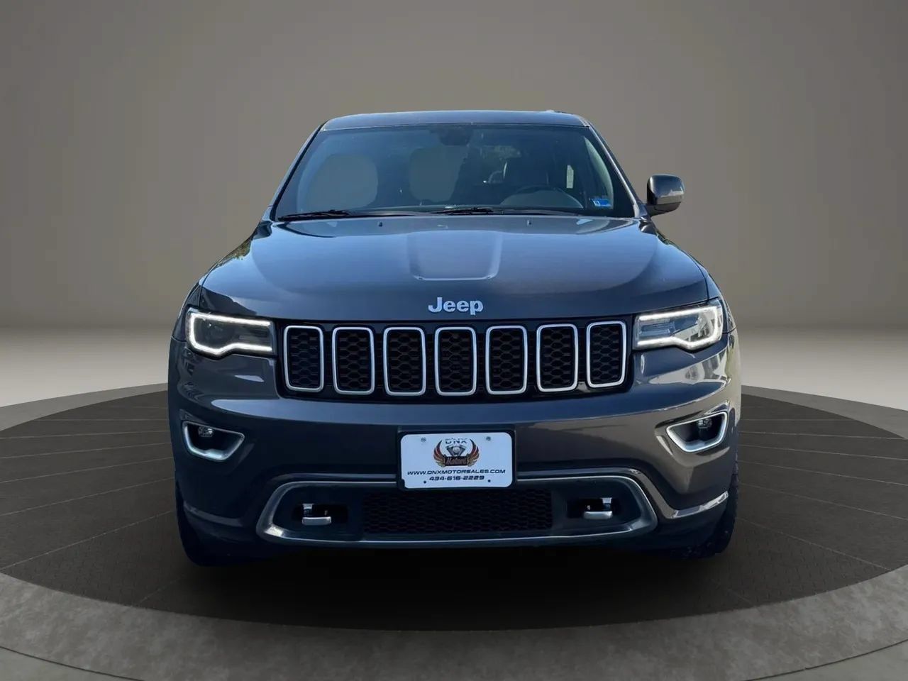 Used 2018 Jeep Grand Cherokee Limited AWD/4WD image 8